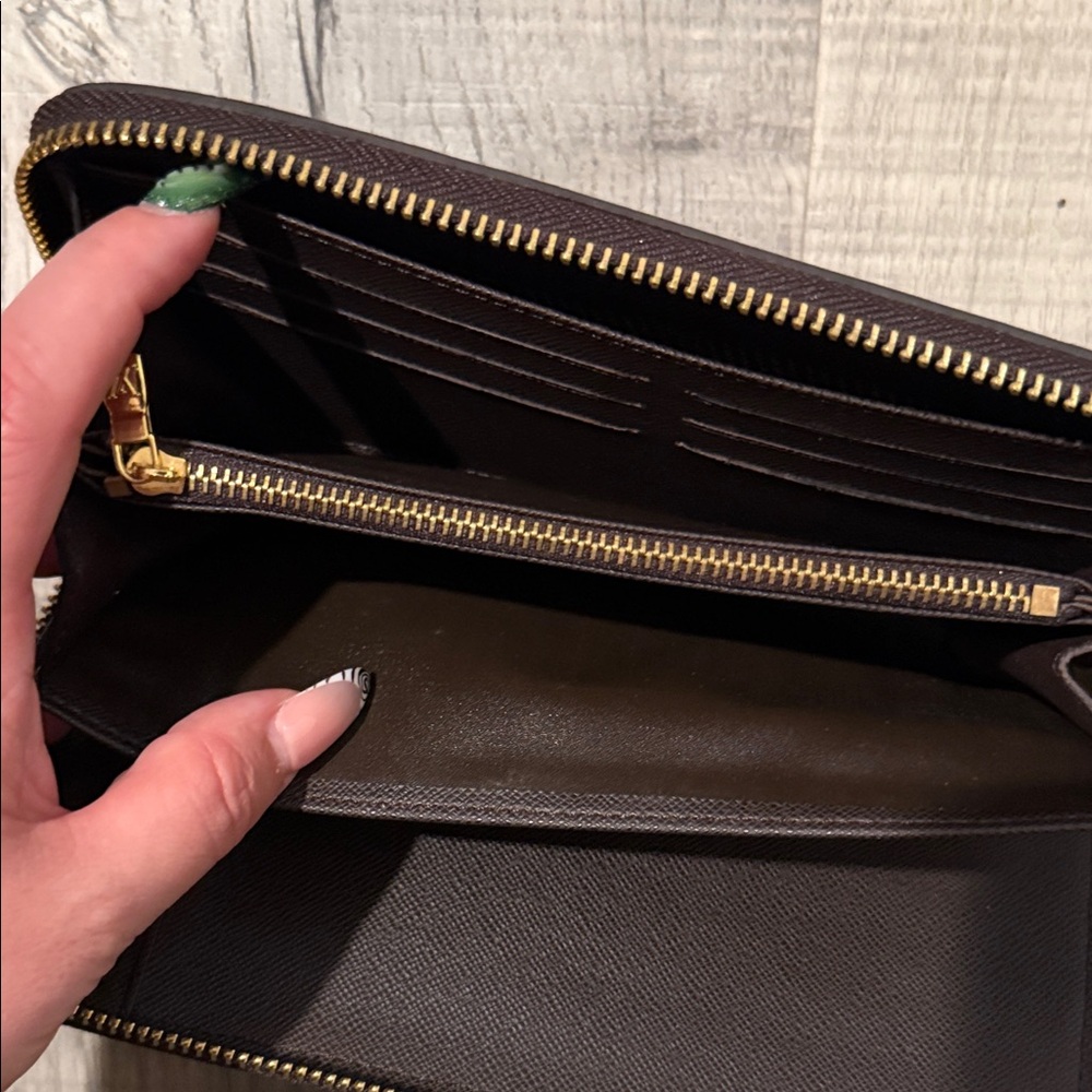 Louis Vuitton Brown Leather Wallet - Picture 4 of 7